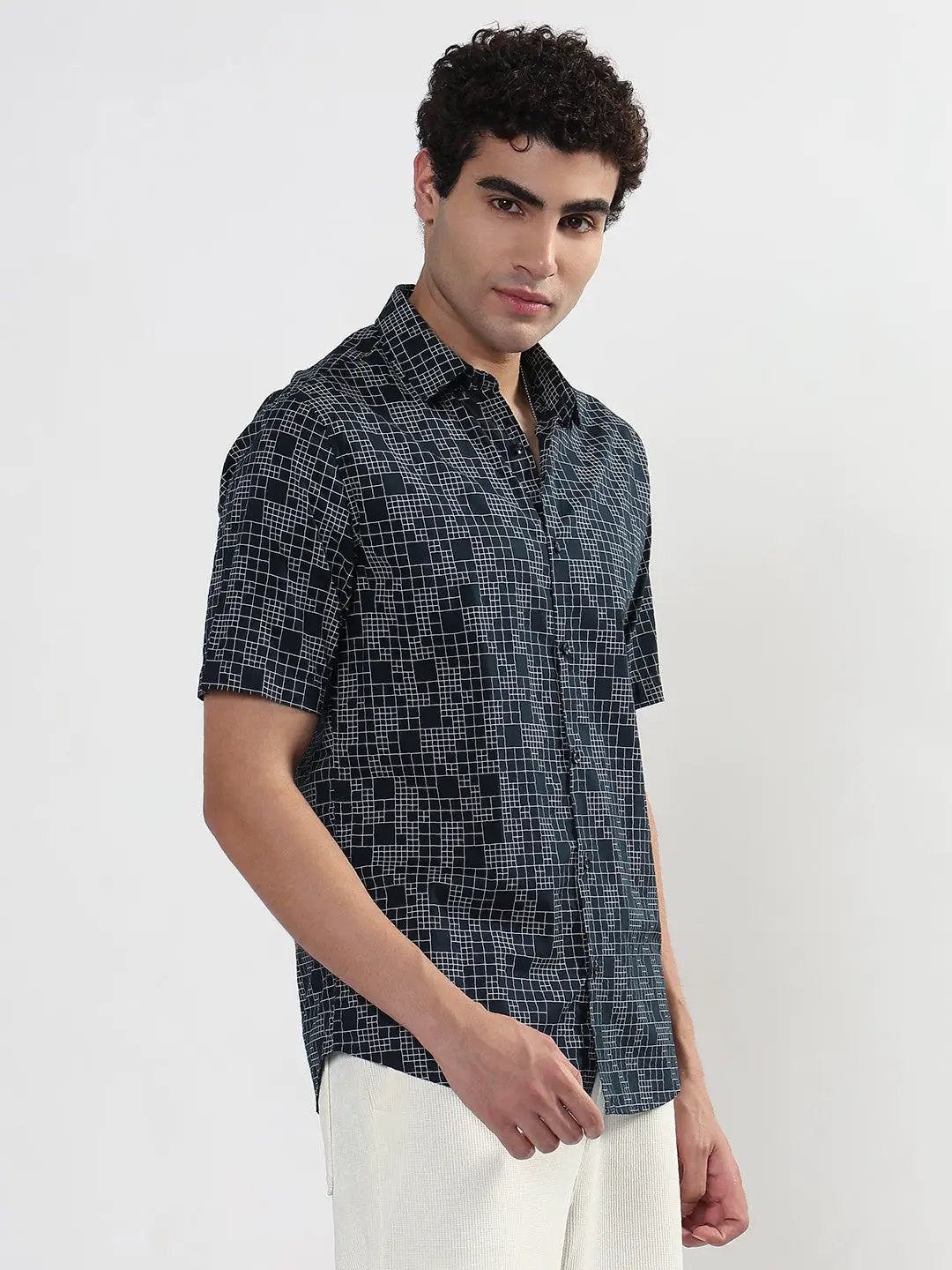 Men's Geometric Navy Blue Slim Fit Shirt - from SHOWOFFFF