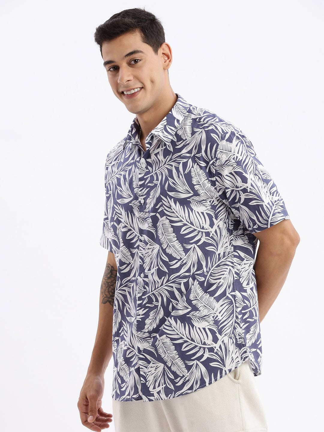 Men's Blue Standard Slim Fit Floral Opaque Printed Cotton Casual Shirt