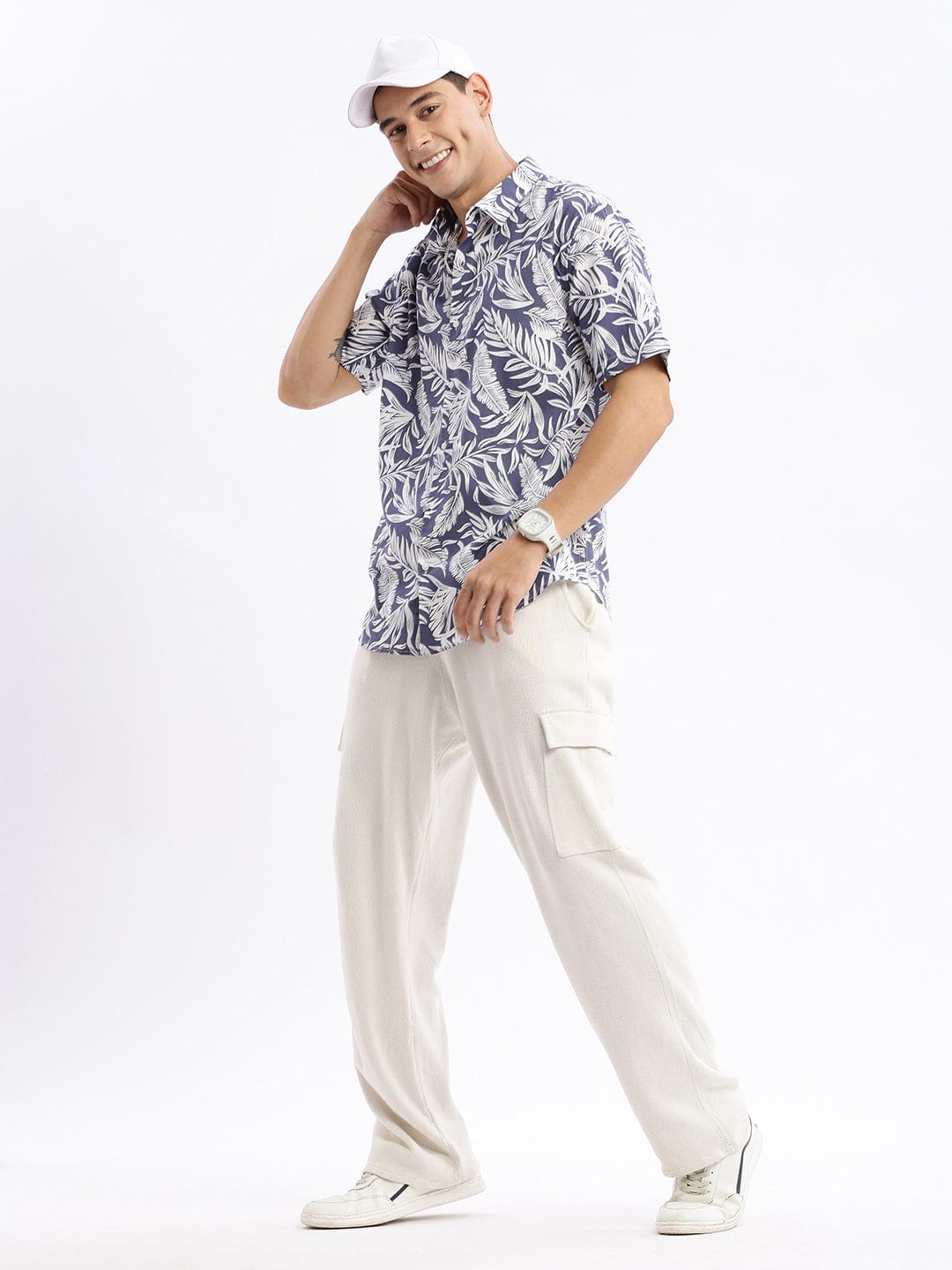 Men's Blue Standard Slim Fit Floral Opaque Printed Cotton Casual Shirt