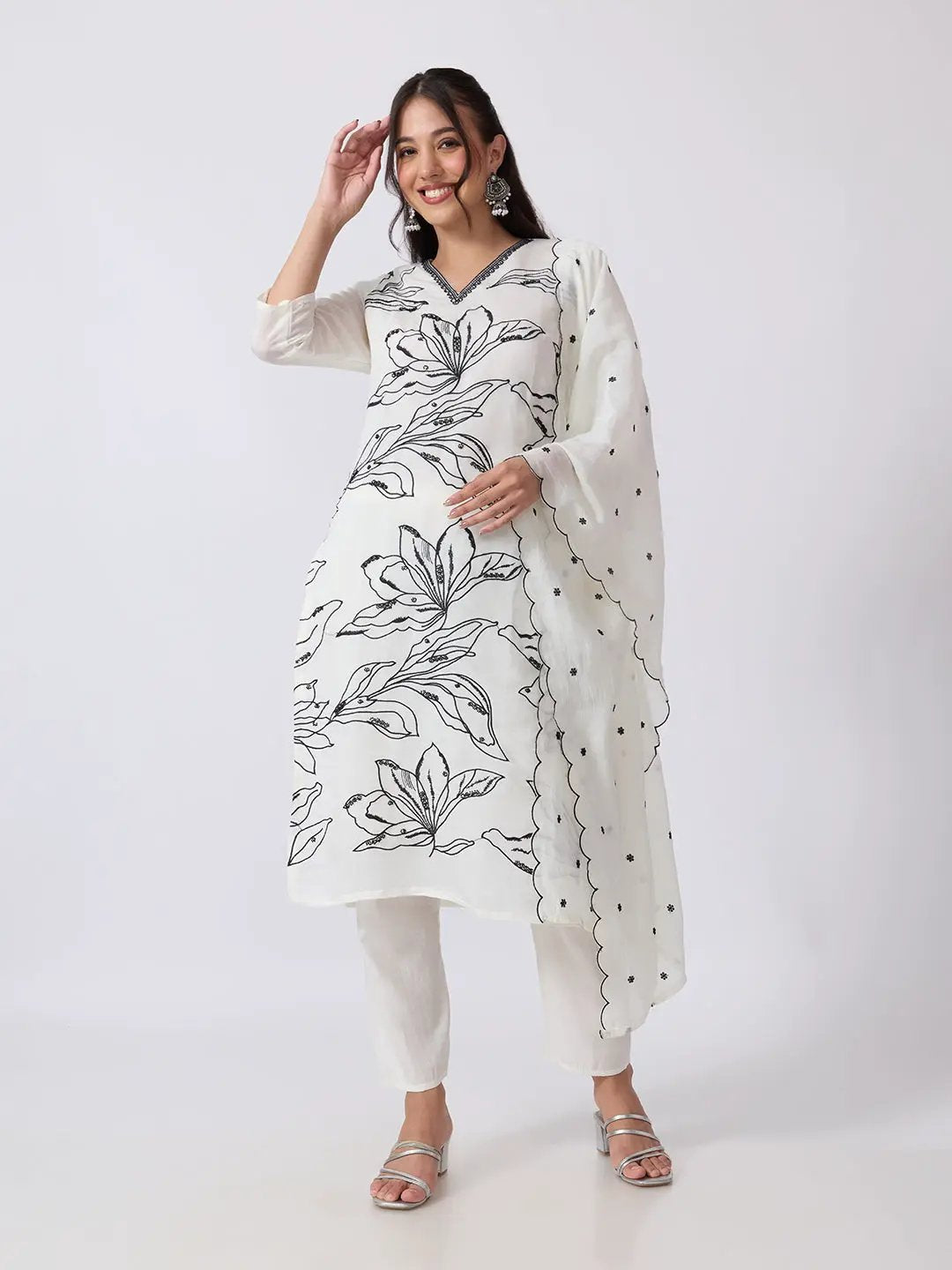 Women's Floral Embroidered Off White Kurta Pant Set with Black Contrast Detailing
