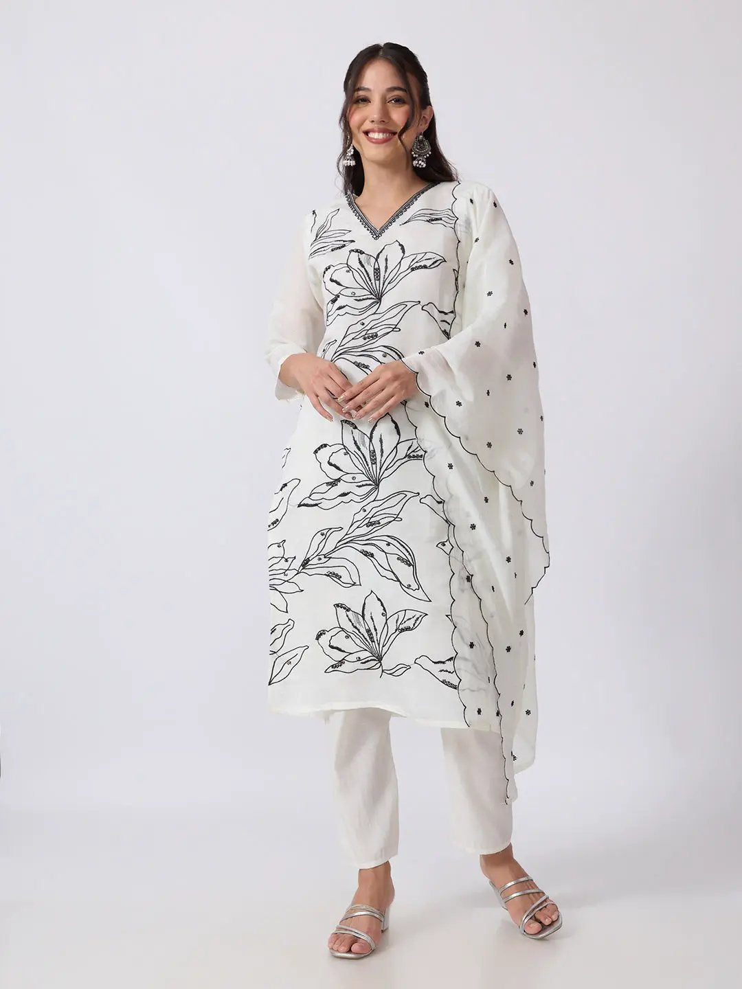 Women's Floral Embroidered Off White Kurta Pant Set with Black Contrast Detailing