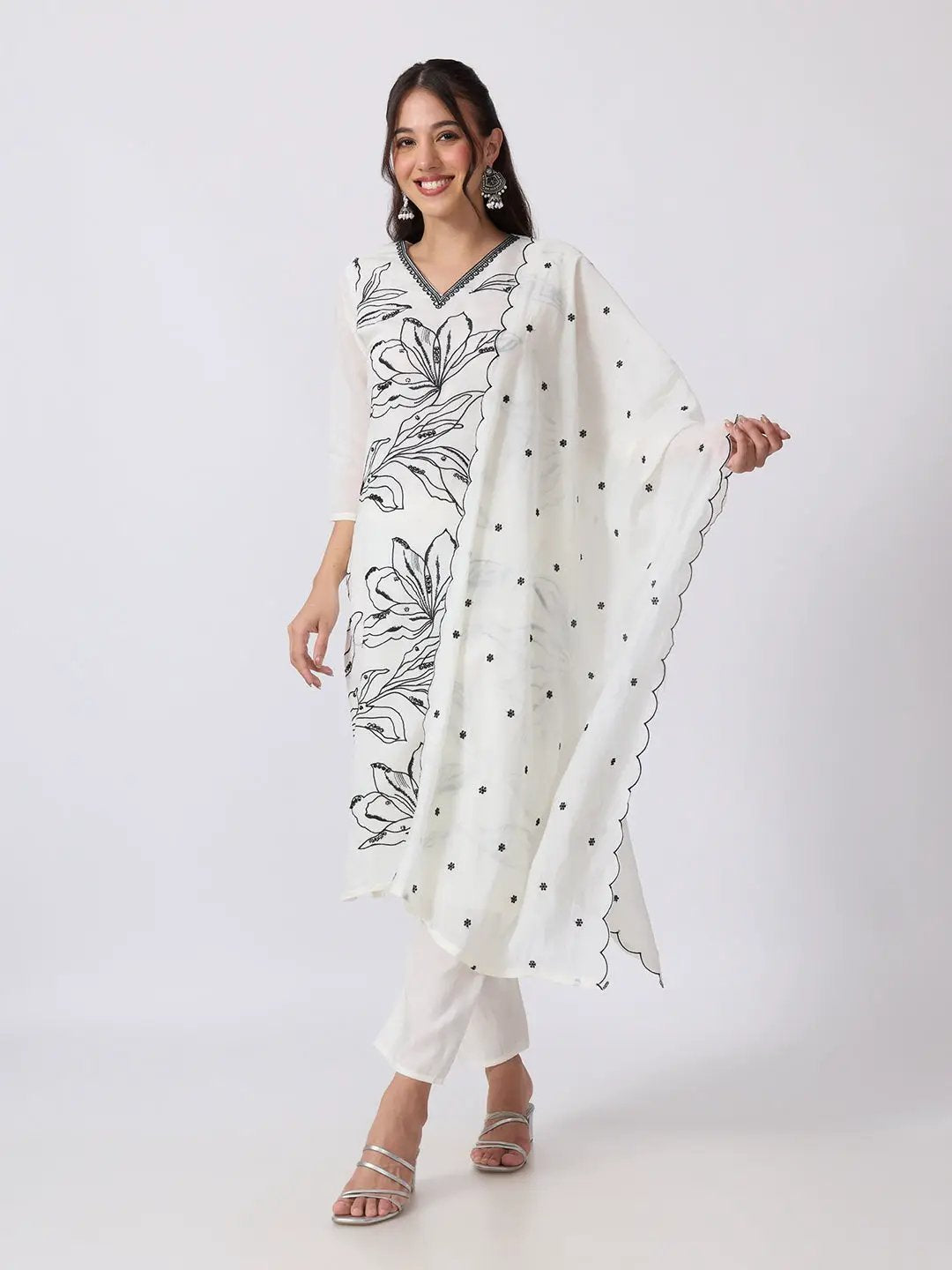 Women's Floral Embroidered Off White Kurta Pant Set with Black Contrast Detailing