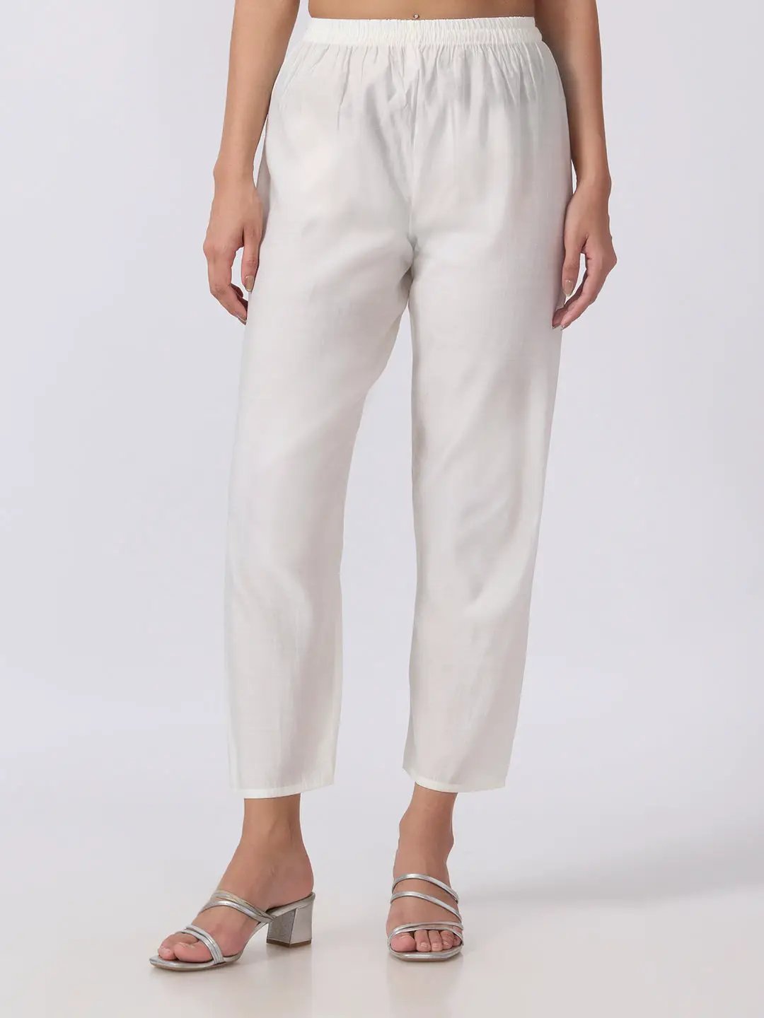 Women's Floral Embroidered Off White Kurta Pant Set with Black Contrast Detailing