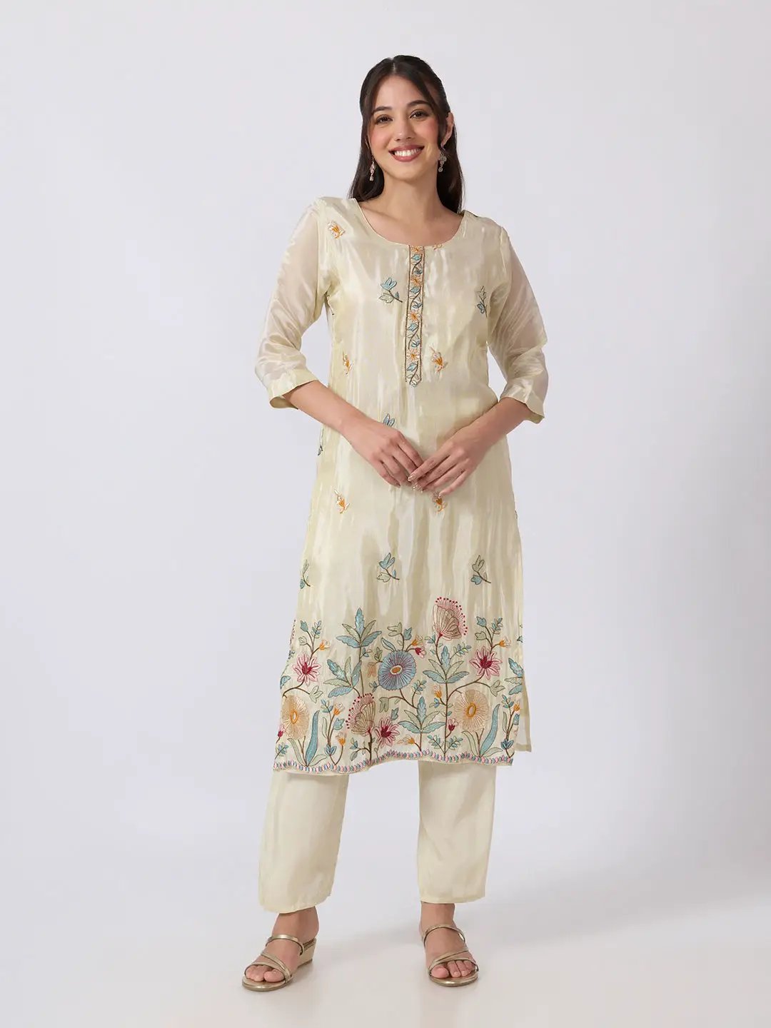 Women's Cream Floral Embroidered Striaght Kurta Set With Dupatta