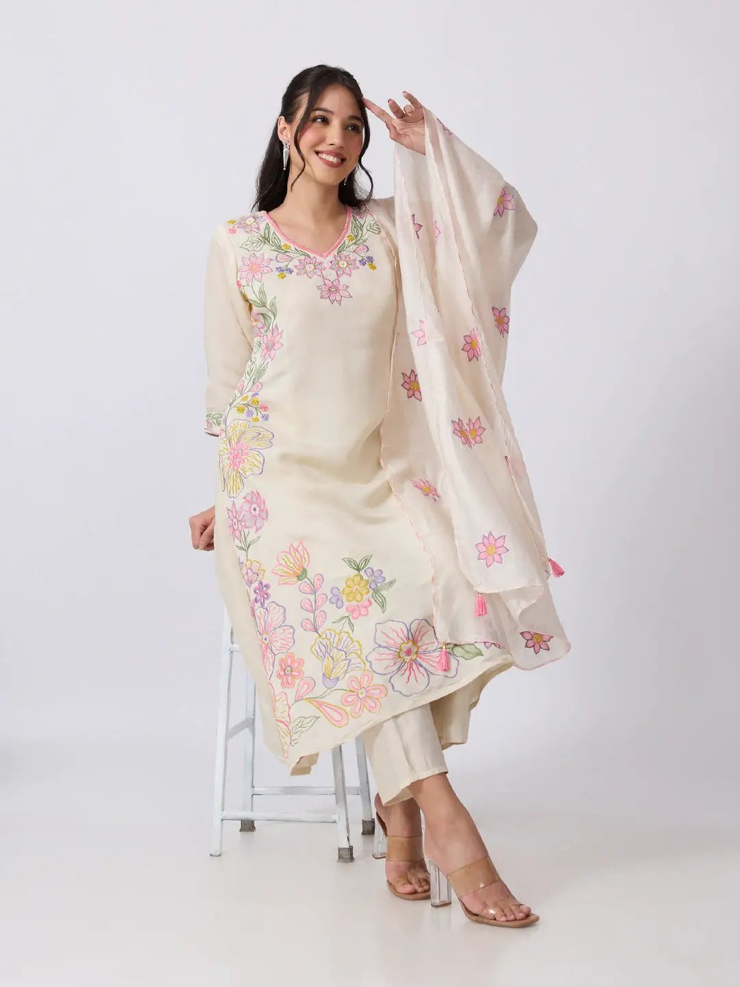 Women's Cream Floral Embroidered Kurta Set With Dupatta