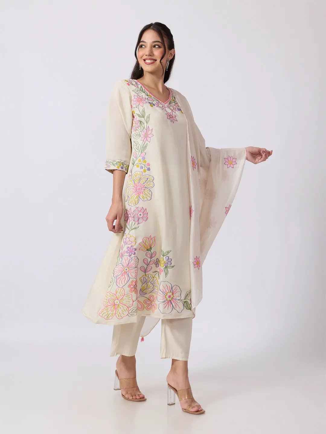 Women's Cream Floral Embroidered Kurta Set With Dupatta
