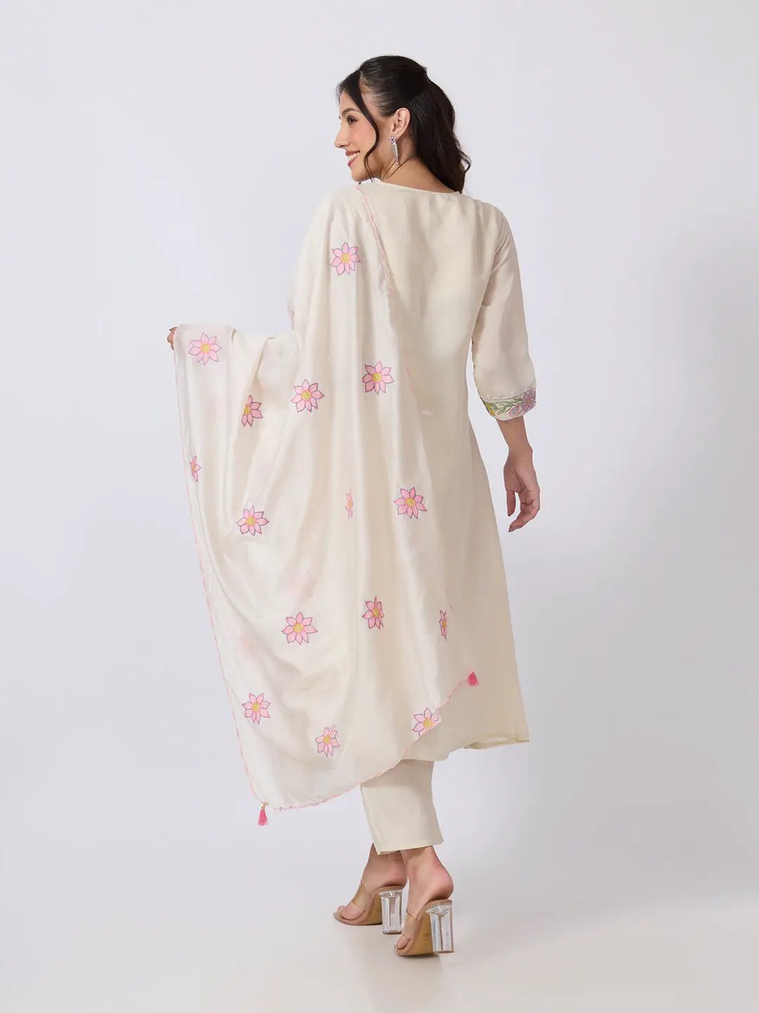 Women's Cream Floral Embroidered Kurta Set With Dupatta