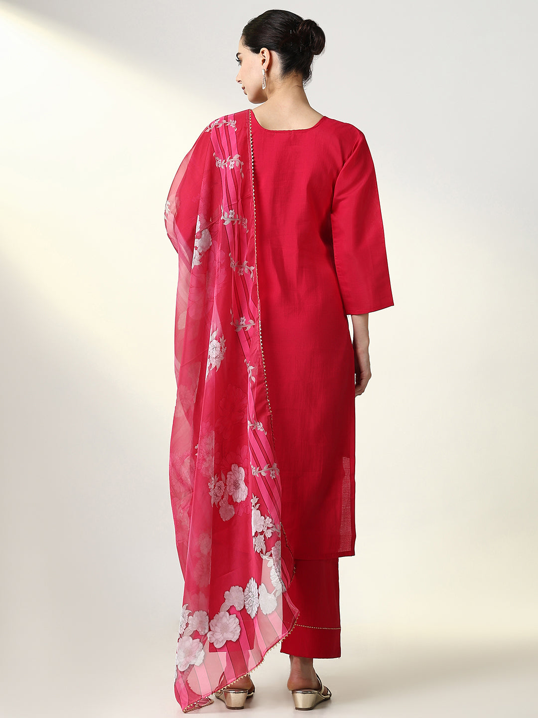 Women Solid Pink Straight Kurta Set with Dupatta