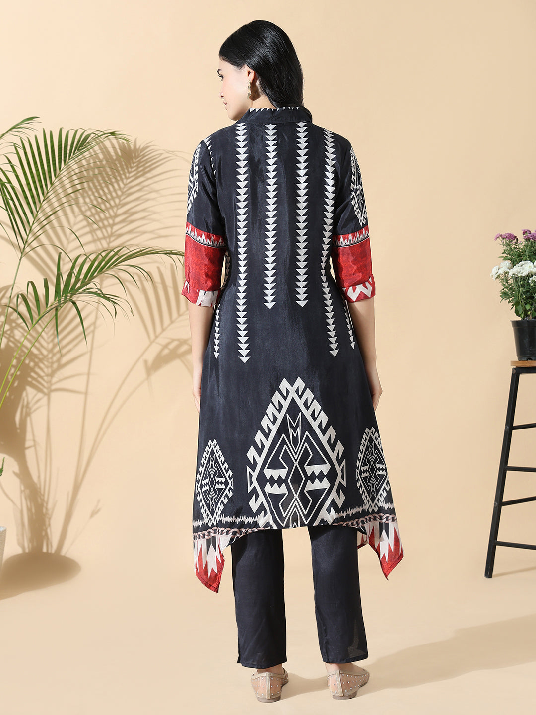 Women Silk Geometric A-Line Black Kurta Set