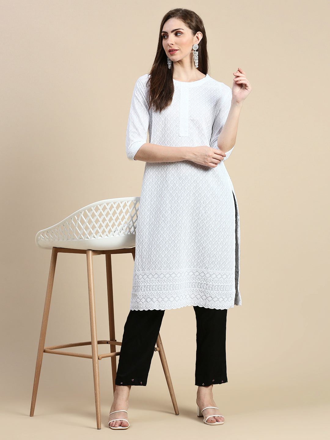 Women Floral Chikankari White Straight Kurta