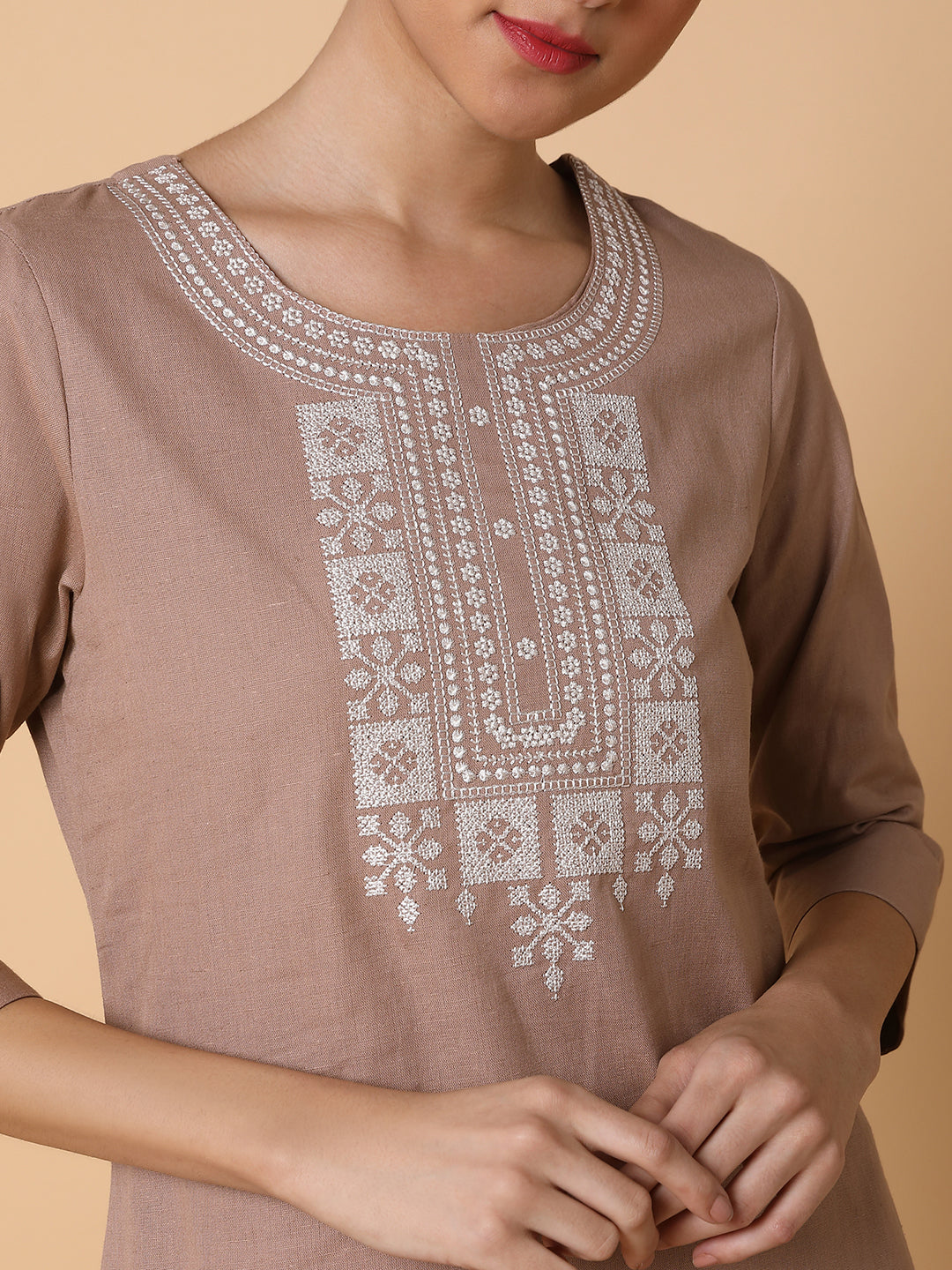 Women Solid Beige Straight Kurta