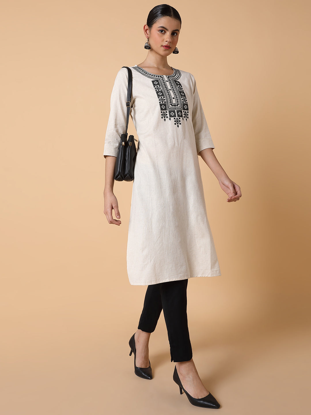 Women Solid Cream Straight Kurta