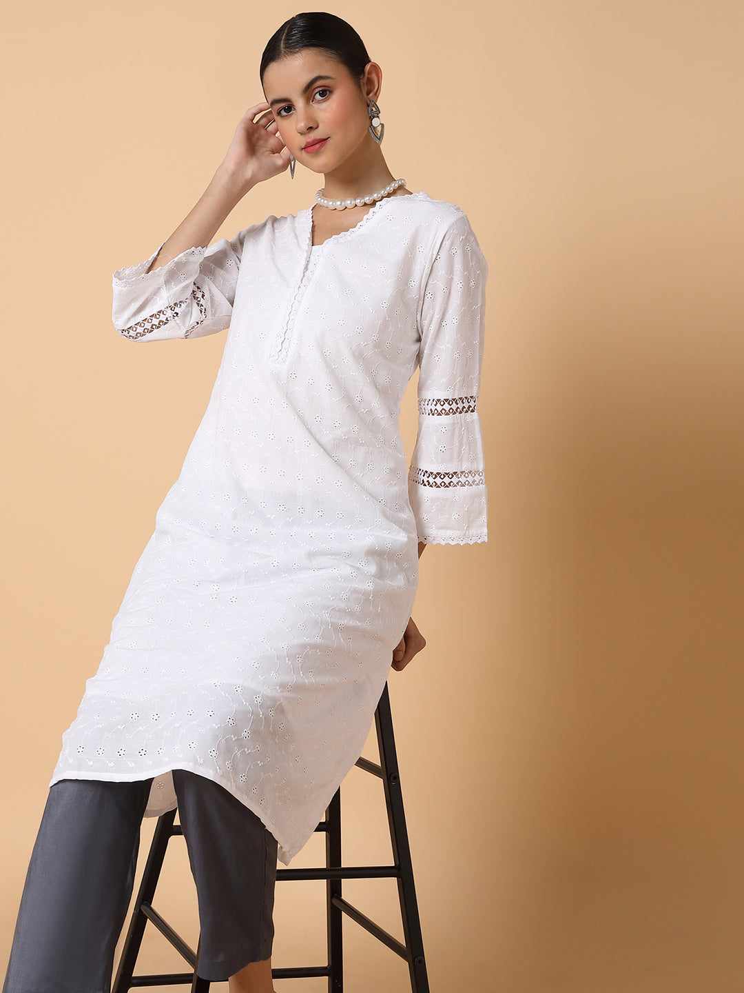 Women Floral White Straight Kurta