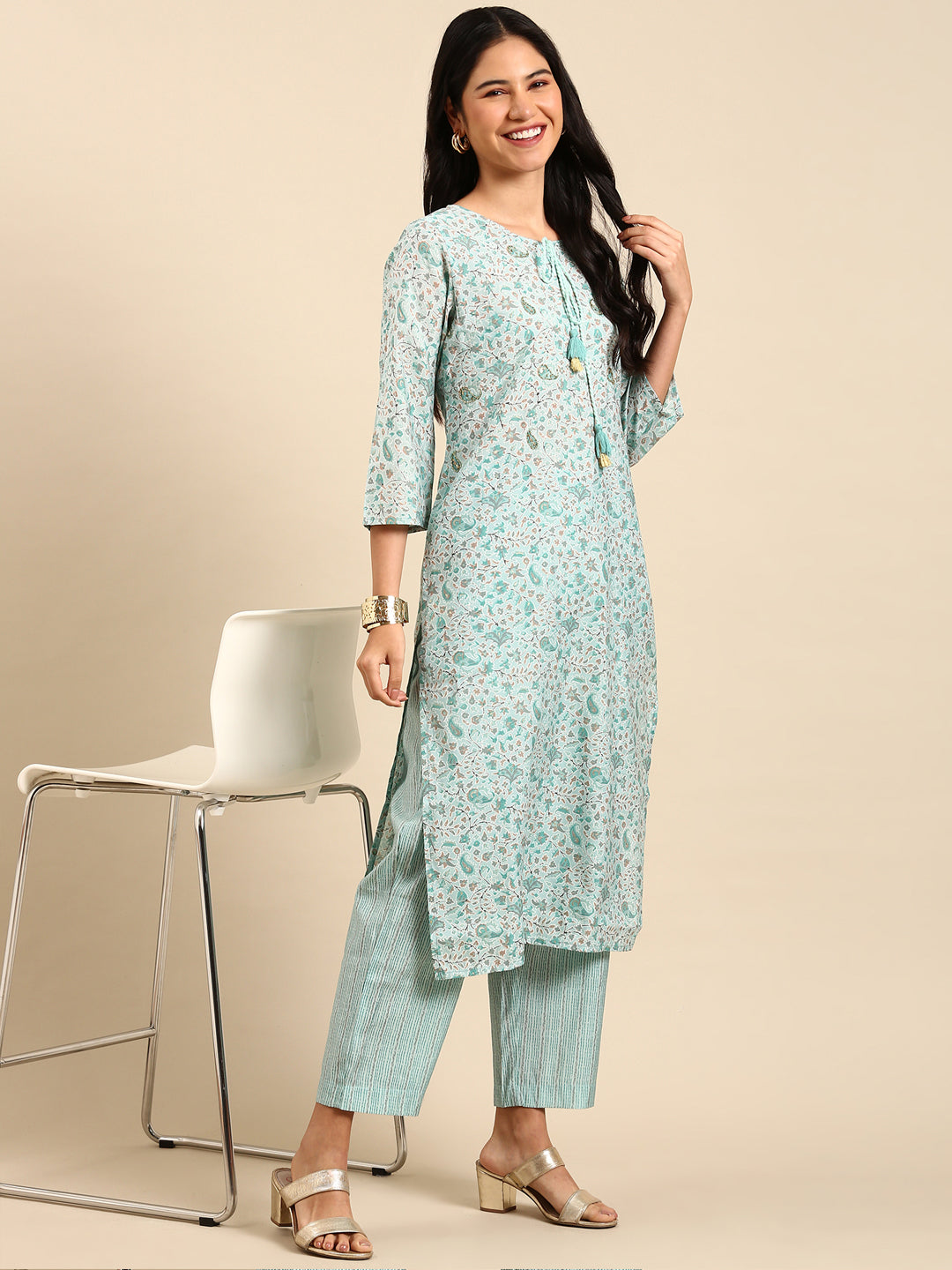 Women Paisley Blue Straight Kurta Set