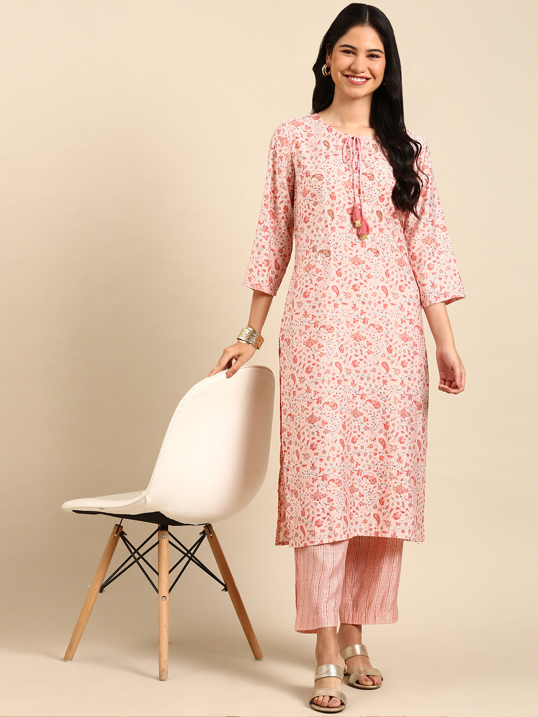 Women Paisley Peach Straight Kurta Set