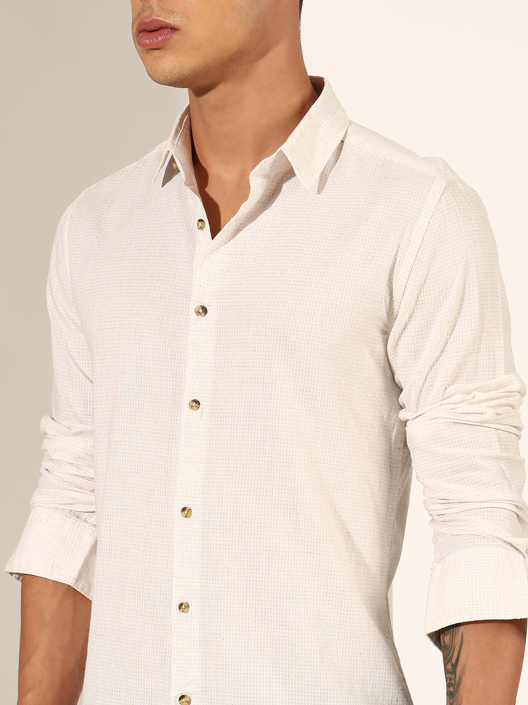 Men's Textured Off-White Regular Fit Casual Shirt