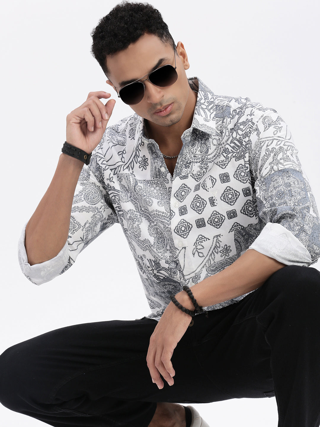 Men White Graphic Slim Fit Shirt