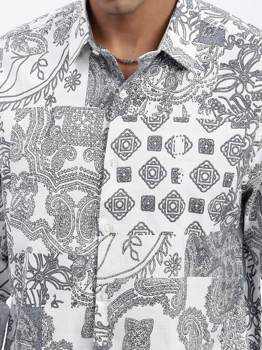 Men White Graphic Slim Fit Shirt