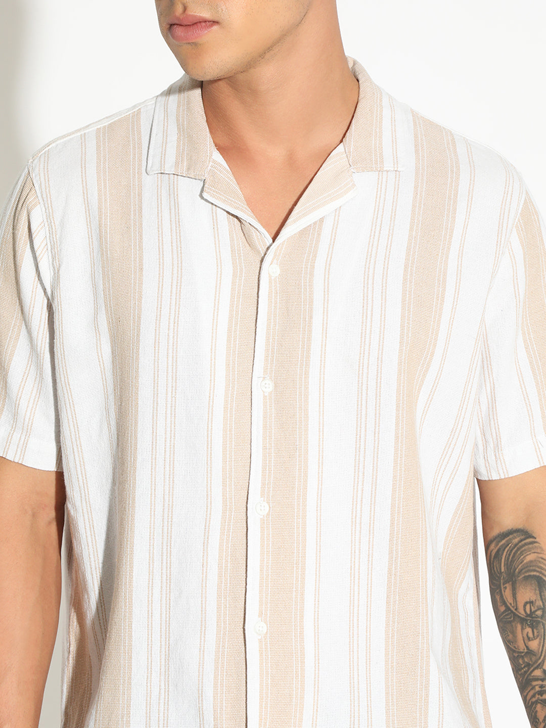 Men's Striped White Cuban Collar Short Sleeves Shirt