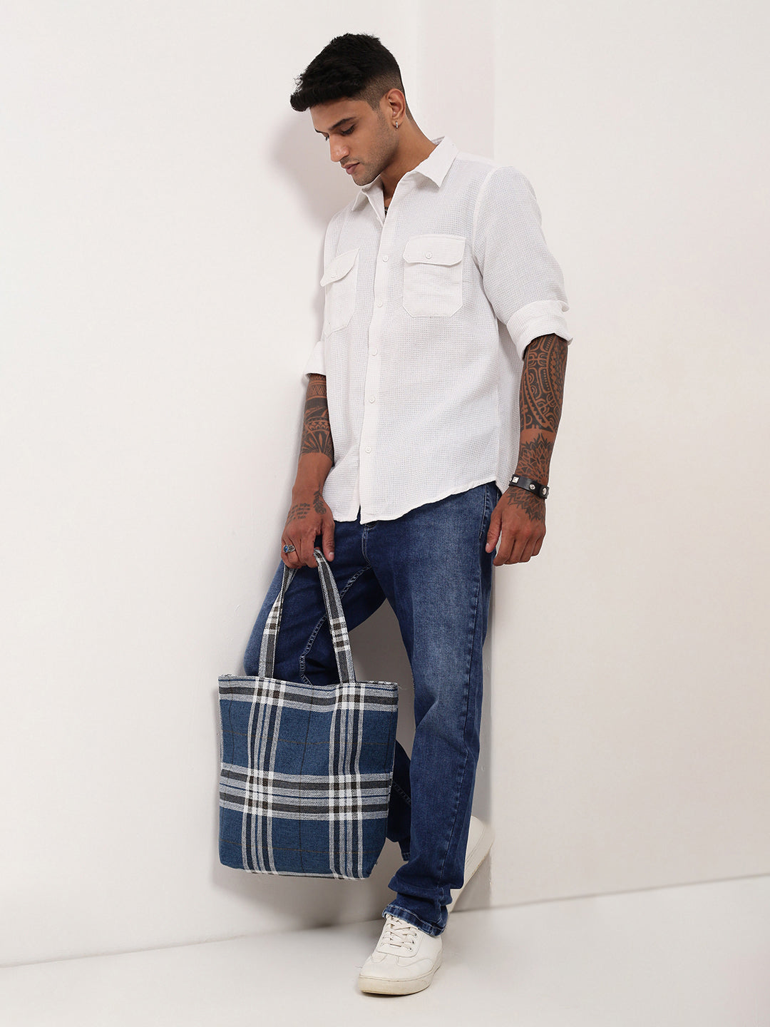 Men White Solid Slim Fit Shirt