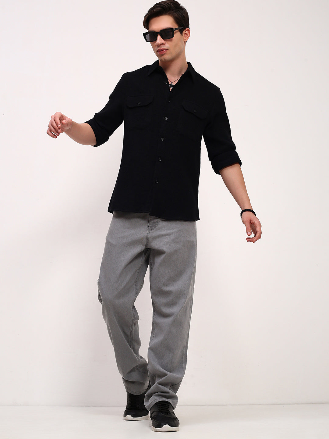 Men Black Solid Slim Fit Shirt