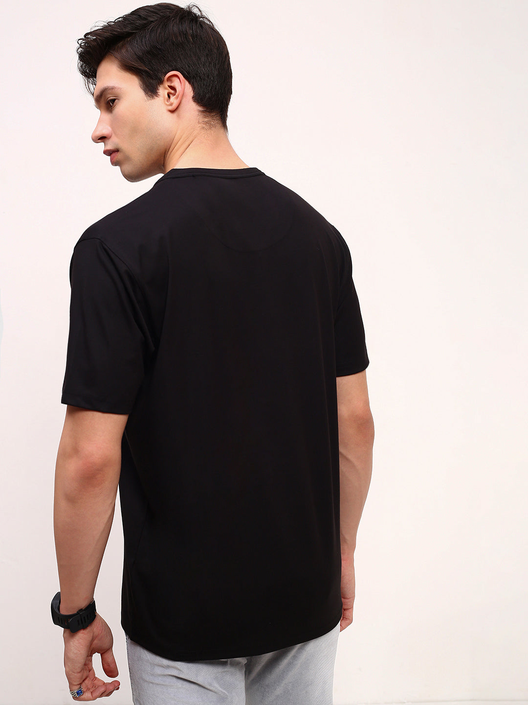 Men Black Solid T Shirt