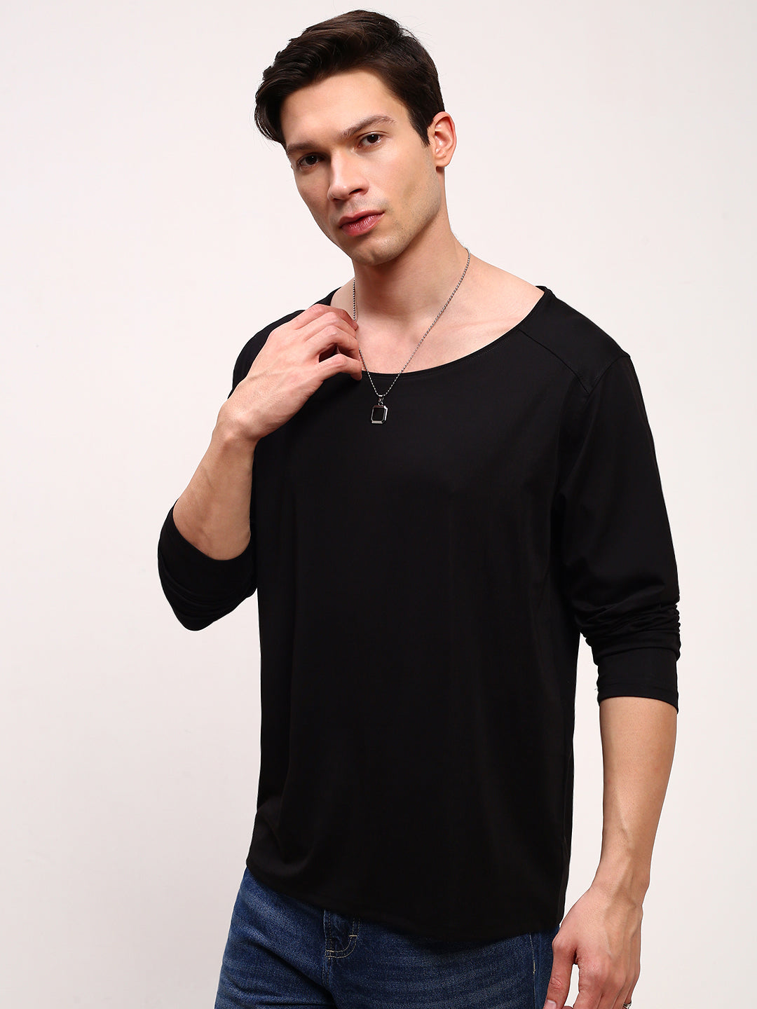 Men Black Solid T Shirt