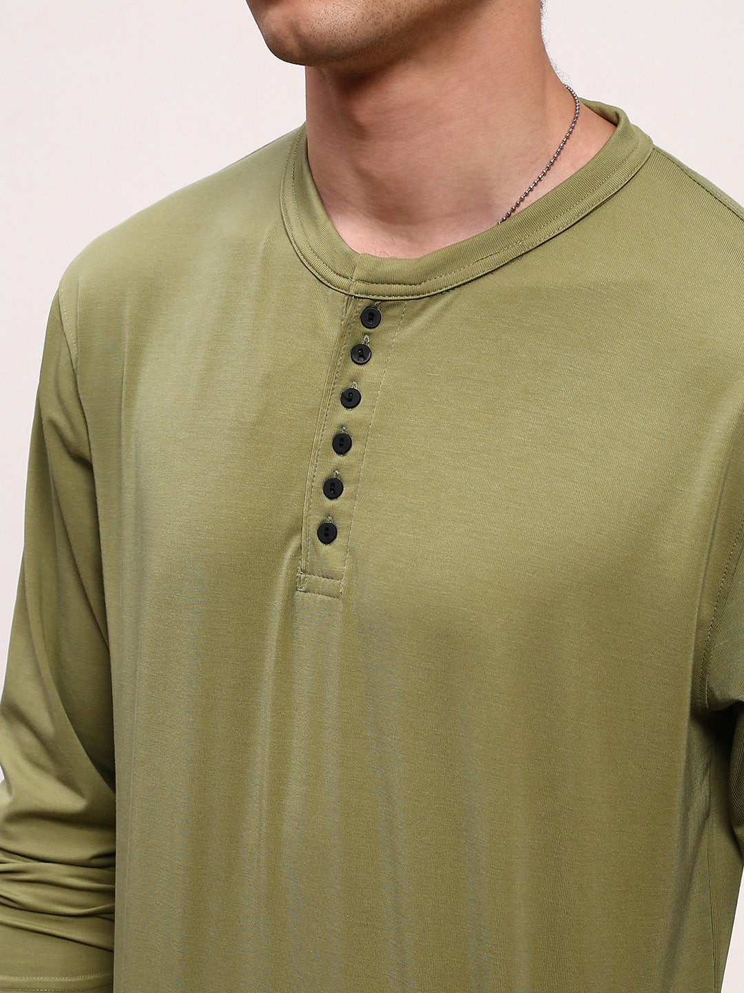 Men Green Solid T Shirt