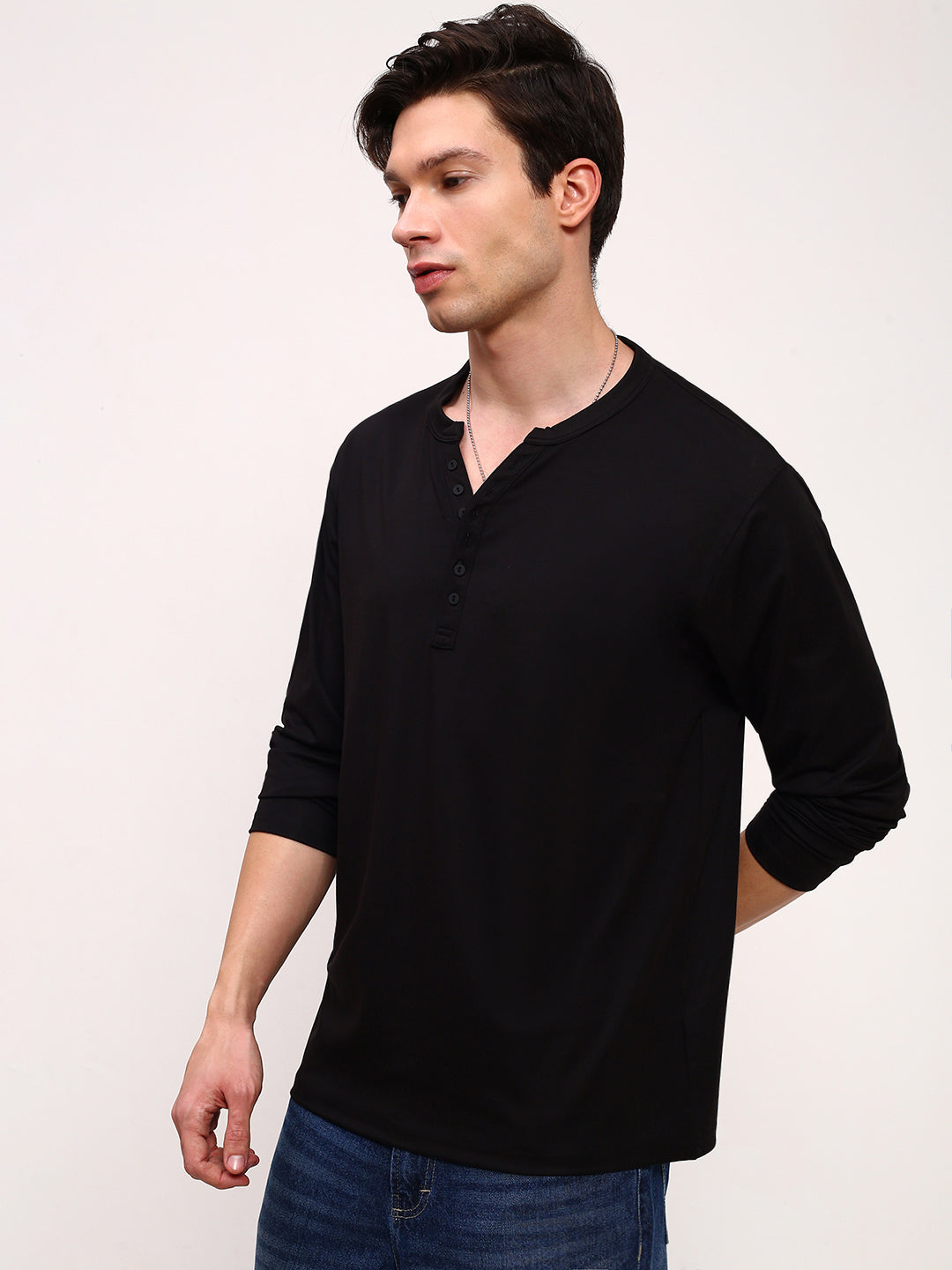 Men Black Solid T Shirt