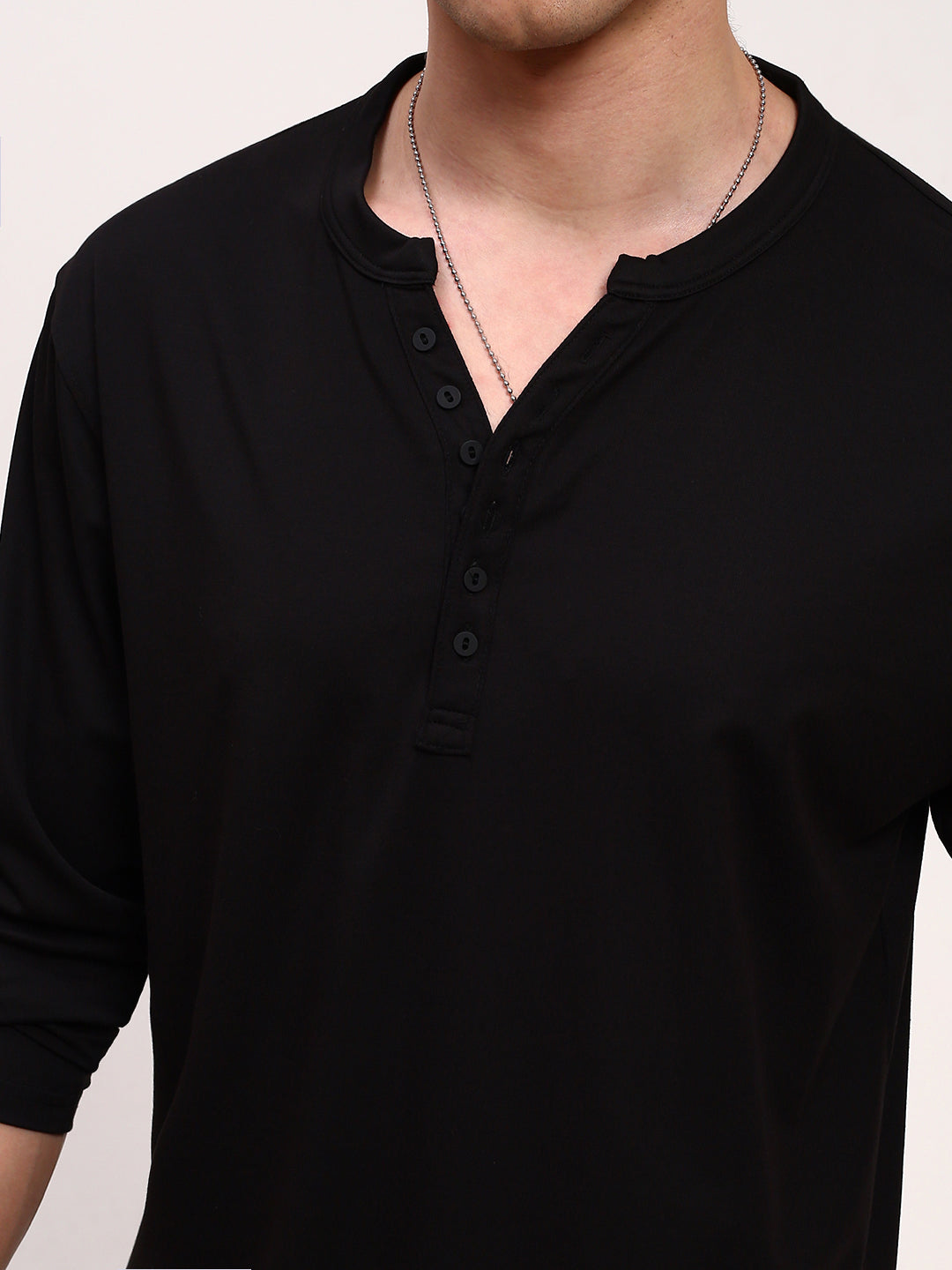 Men Black Solid T Shirt