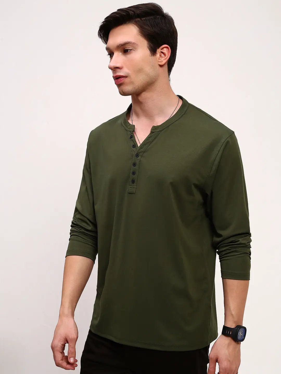 Buy Men's Green Solid Henley Neck T-Shirt Online | Showoffff
