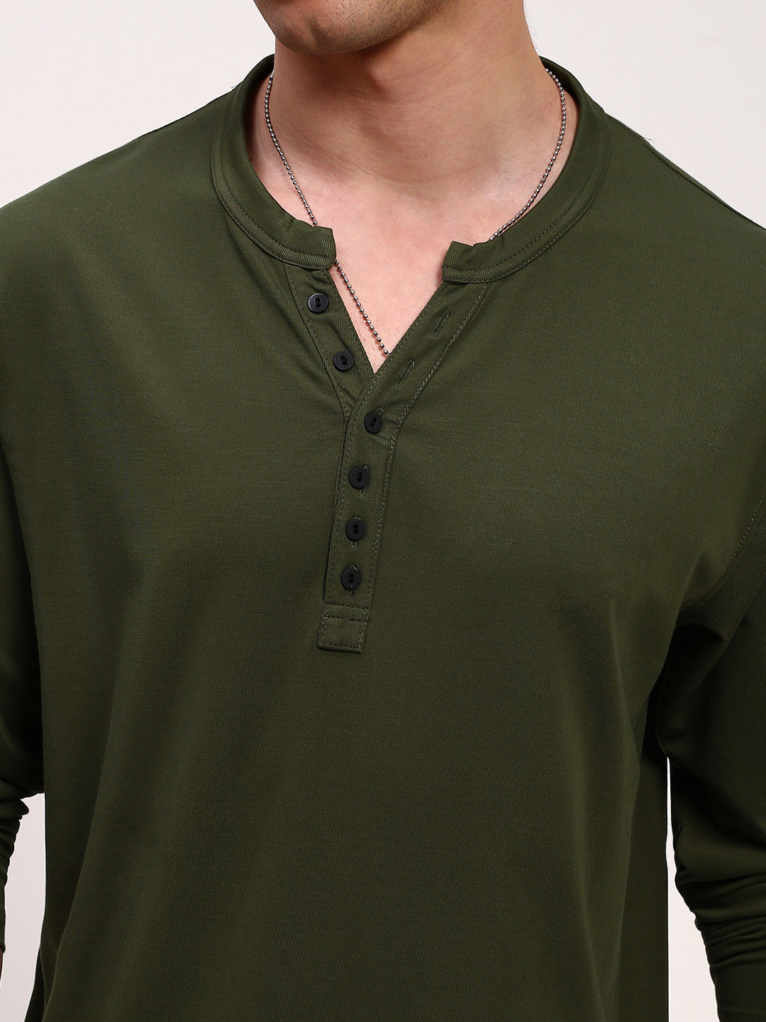 Men Green Solid T Shirt