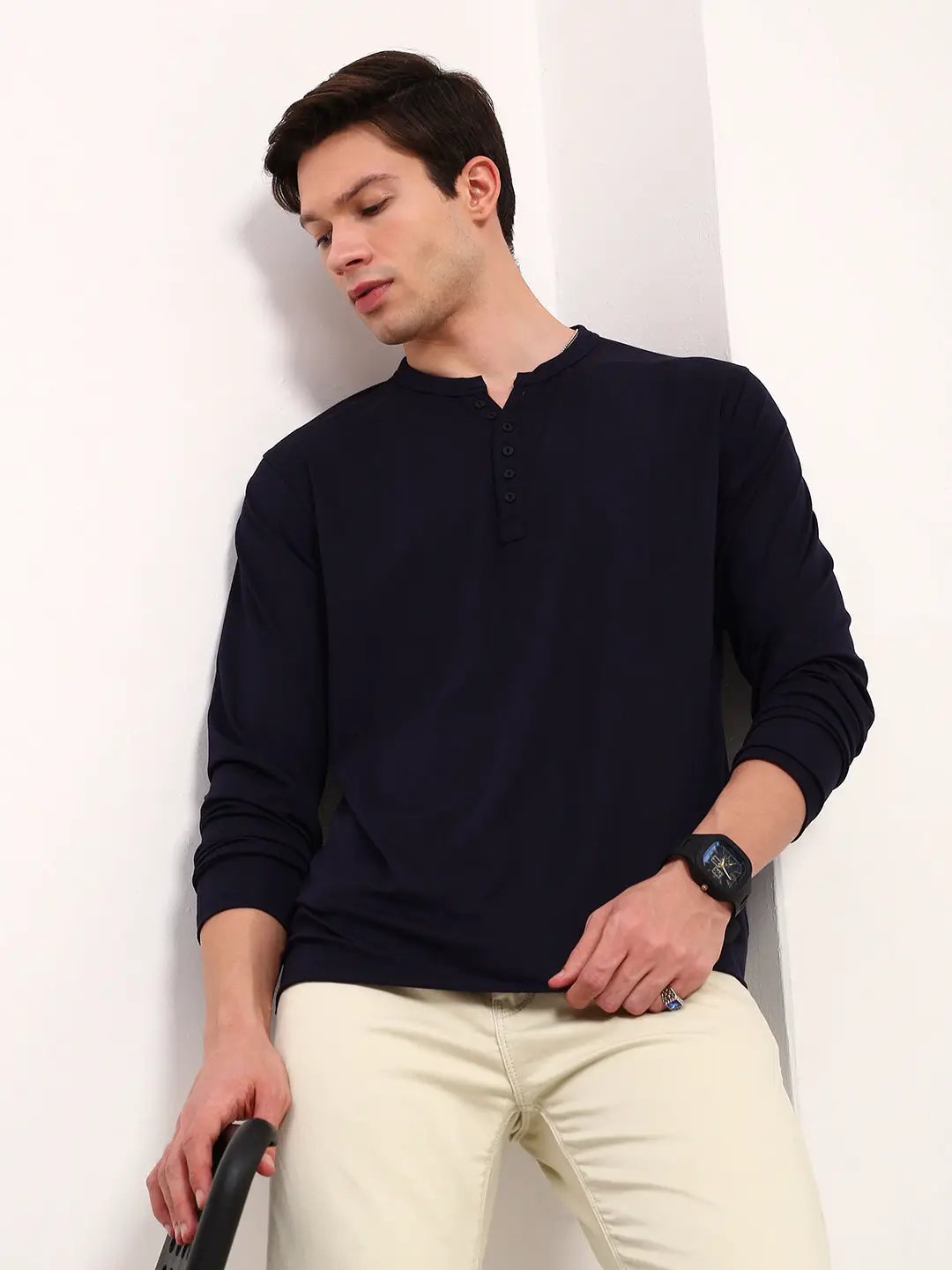 Buy Men's Navy Blue Solid Casual T-Shirt Online | Showoffff