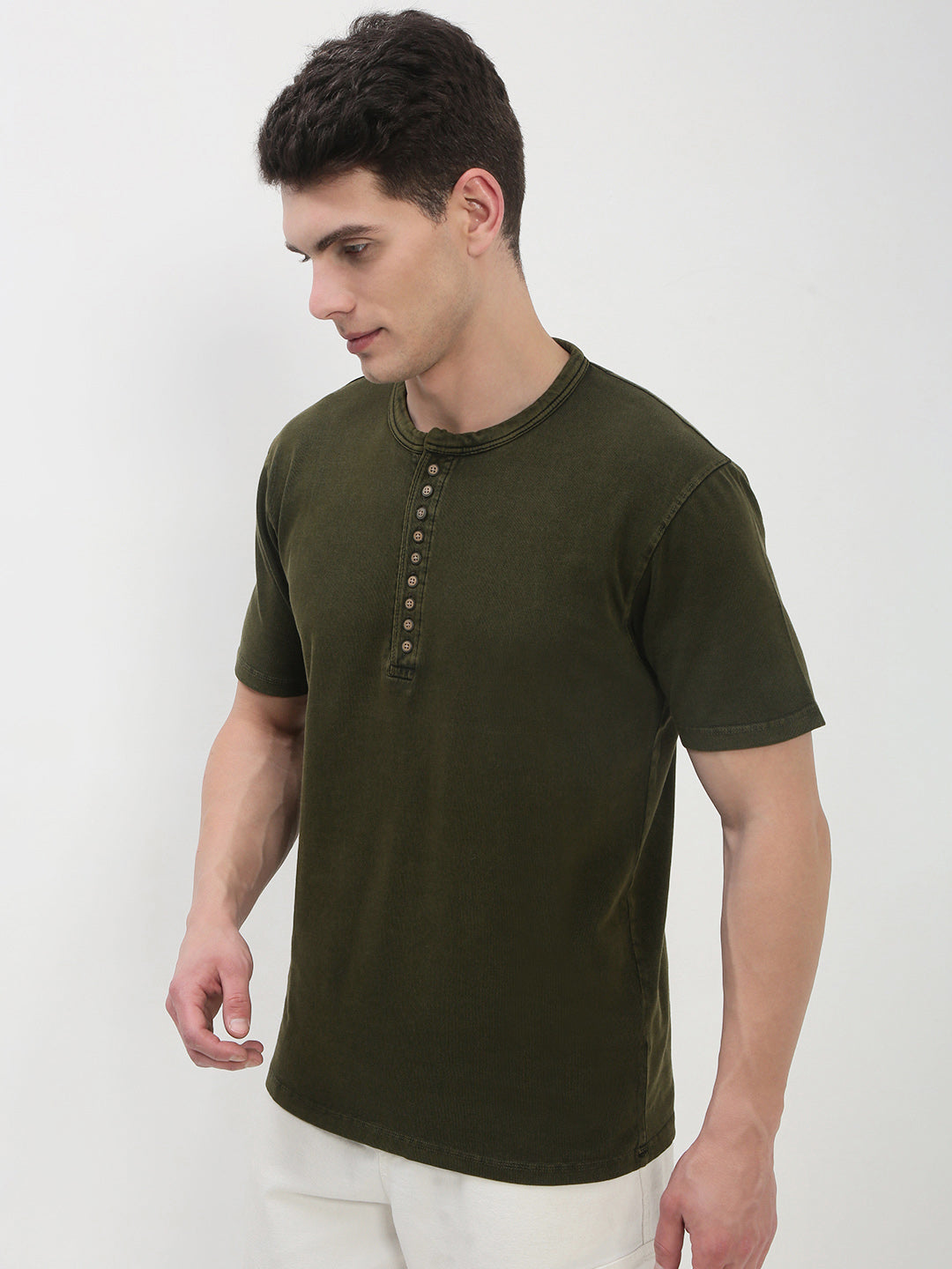 Men's Green Solid Henley Collar T-Shirt