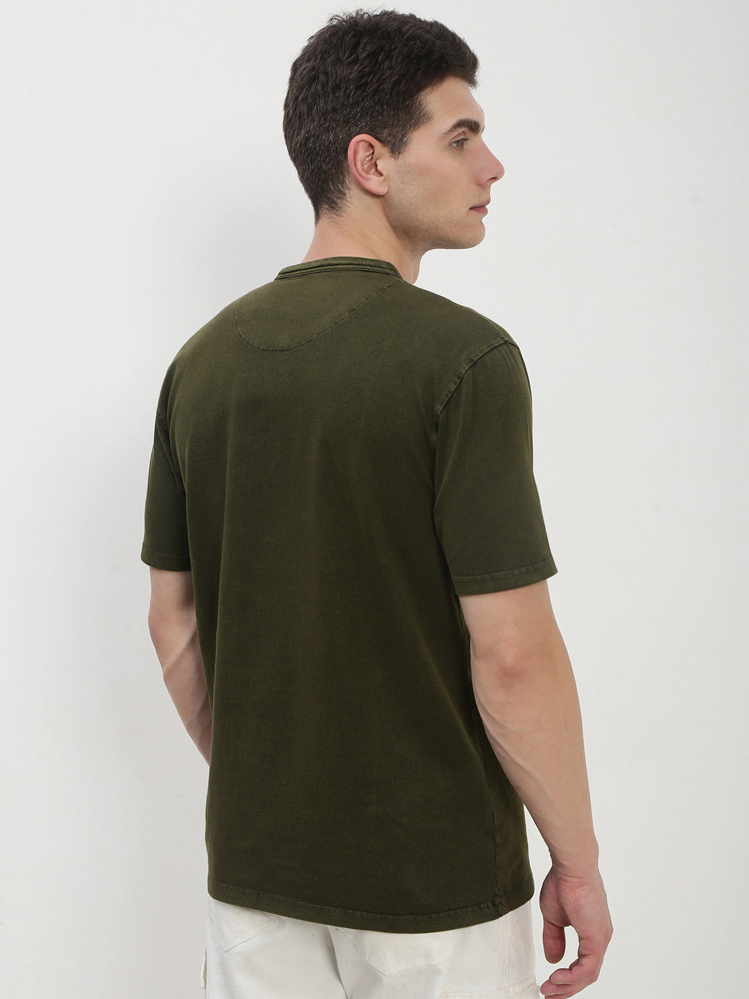 Men's Green Solid Henley Collar T-Shirt