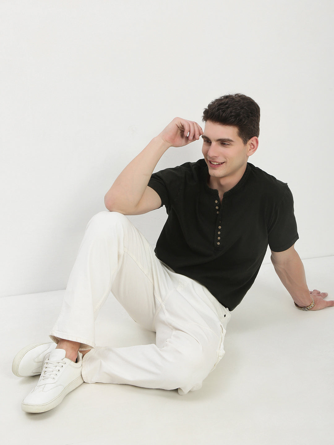 Men's Olive Solid Henley Collar T-Shirt