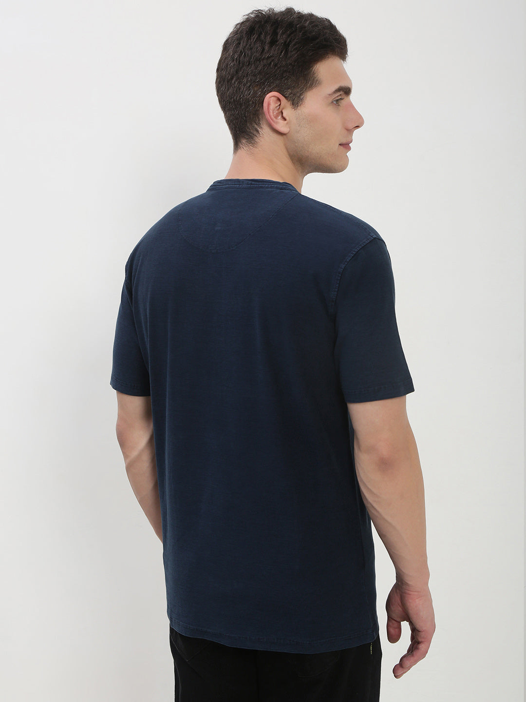 Men's Navy Blue Solid Henley Collar T-Shirt