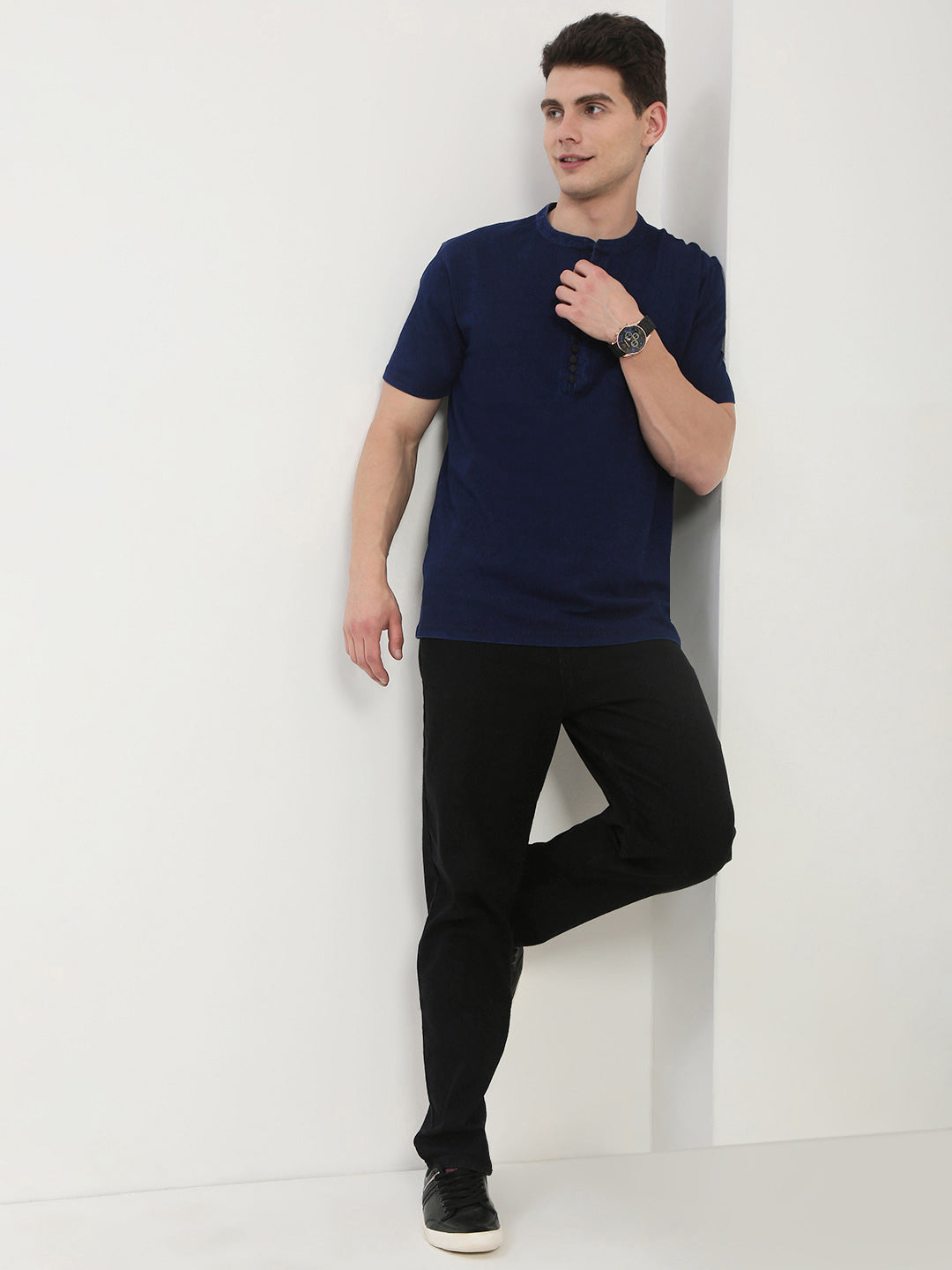 Men's Navy Blue Solid Henley Collar T-Shirt