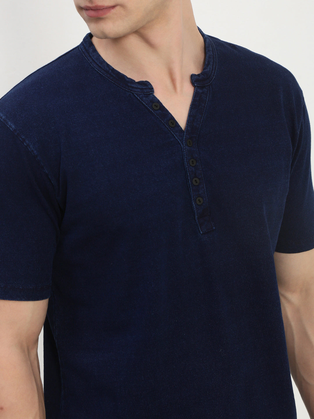 Men's Navy Blue Solid Henley Collar T-Shirt