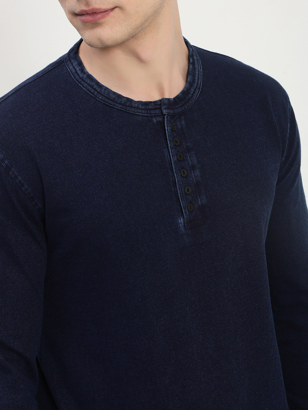 Men's Navy Blue Solid Henley Collar T-Shirt