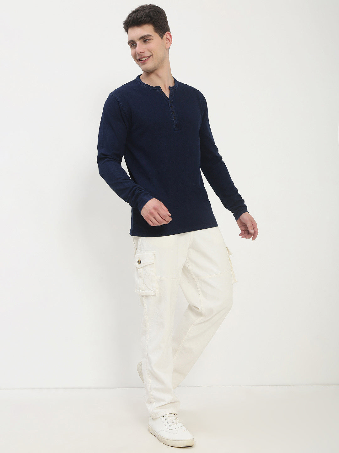 Men's Navy Blue Solid Henley Collar T-Shirt