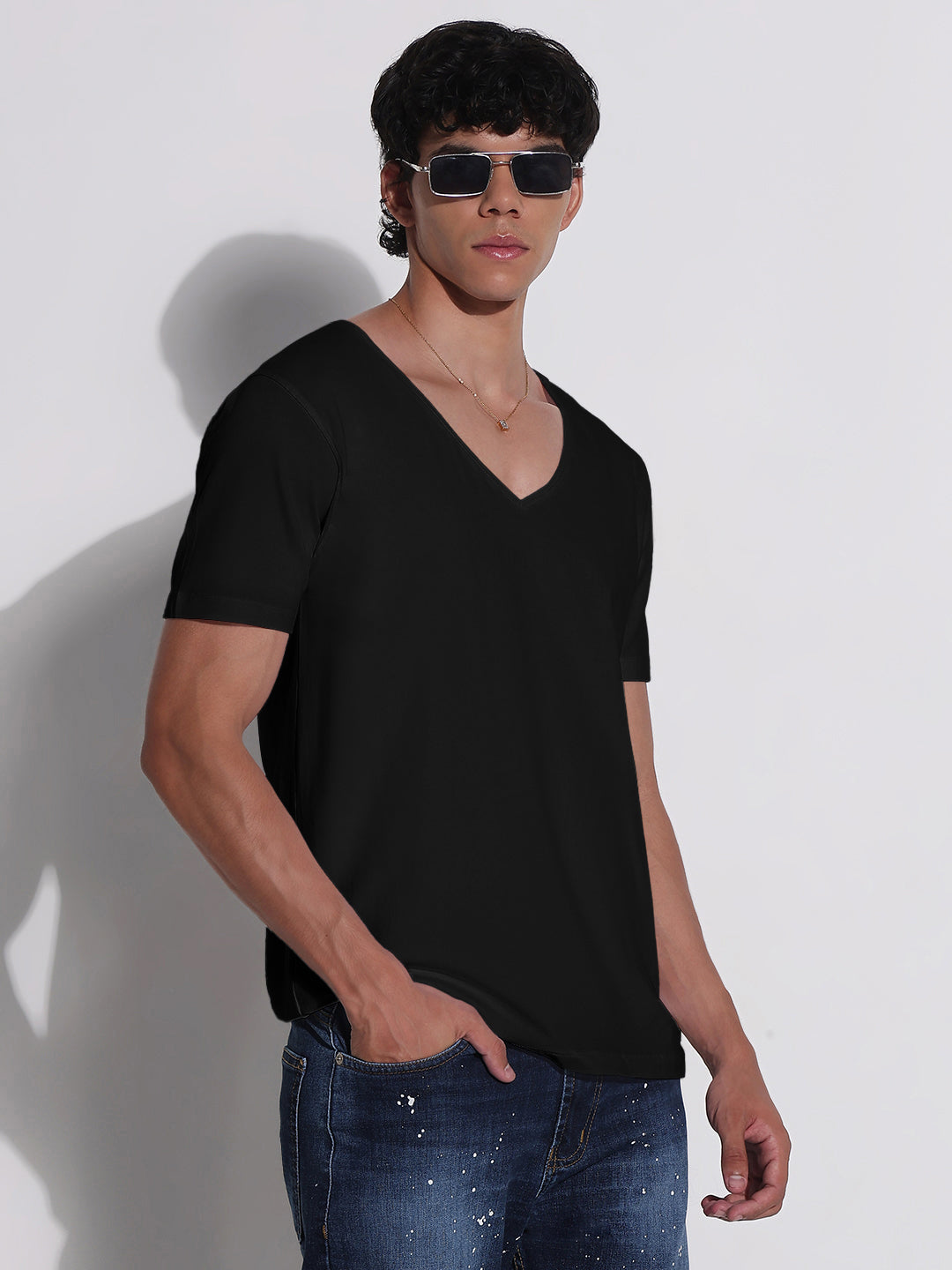 Men's Black Short Sleeves V-Neck Regular Fit T-Shirt