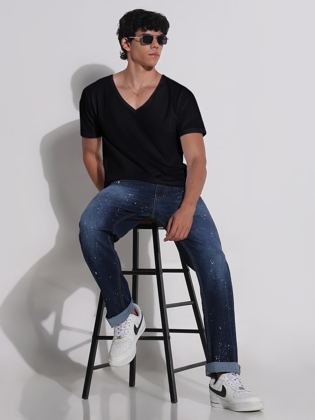 Men's Black Short Sleeves V-Neck Regular Fit T-Shirt