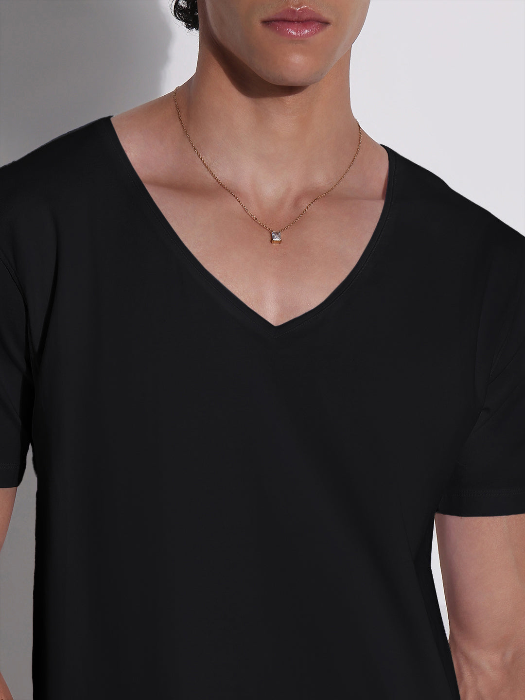 Men's Black Short Sleeves V-Neck Regular Fit T-Shirt