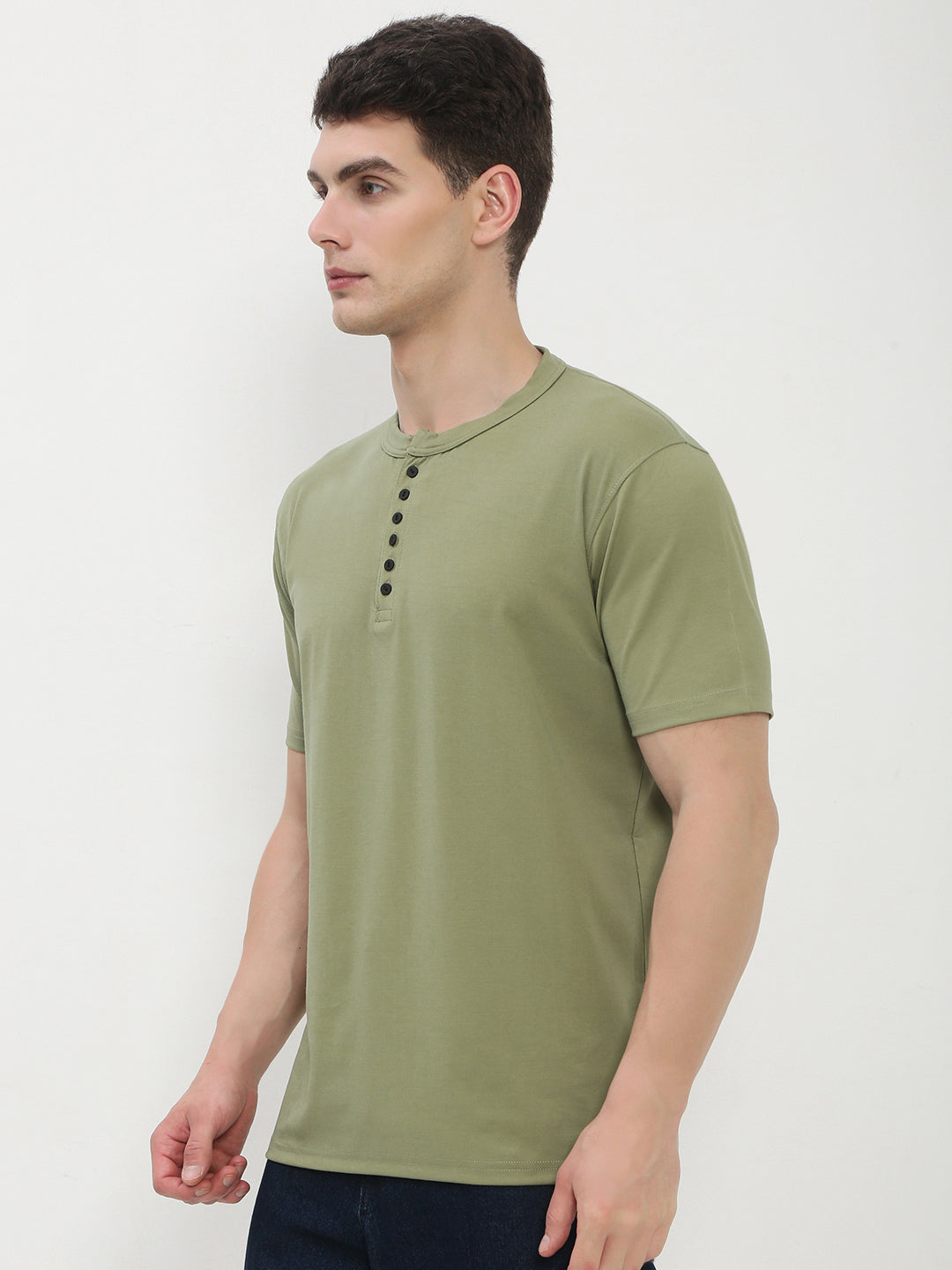 Men's Green Solid Henley Collar T-Shirt