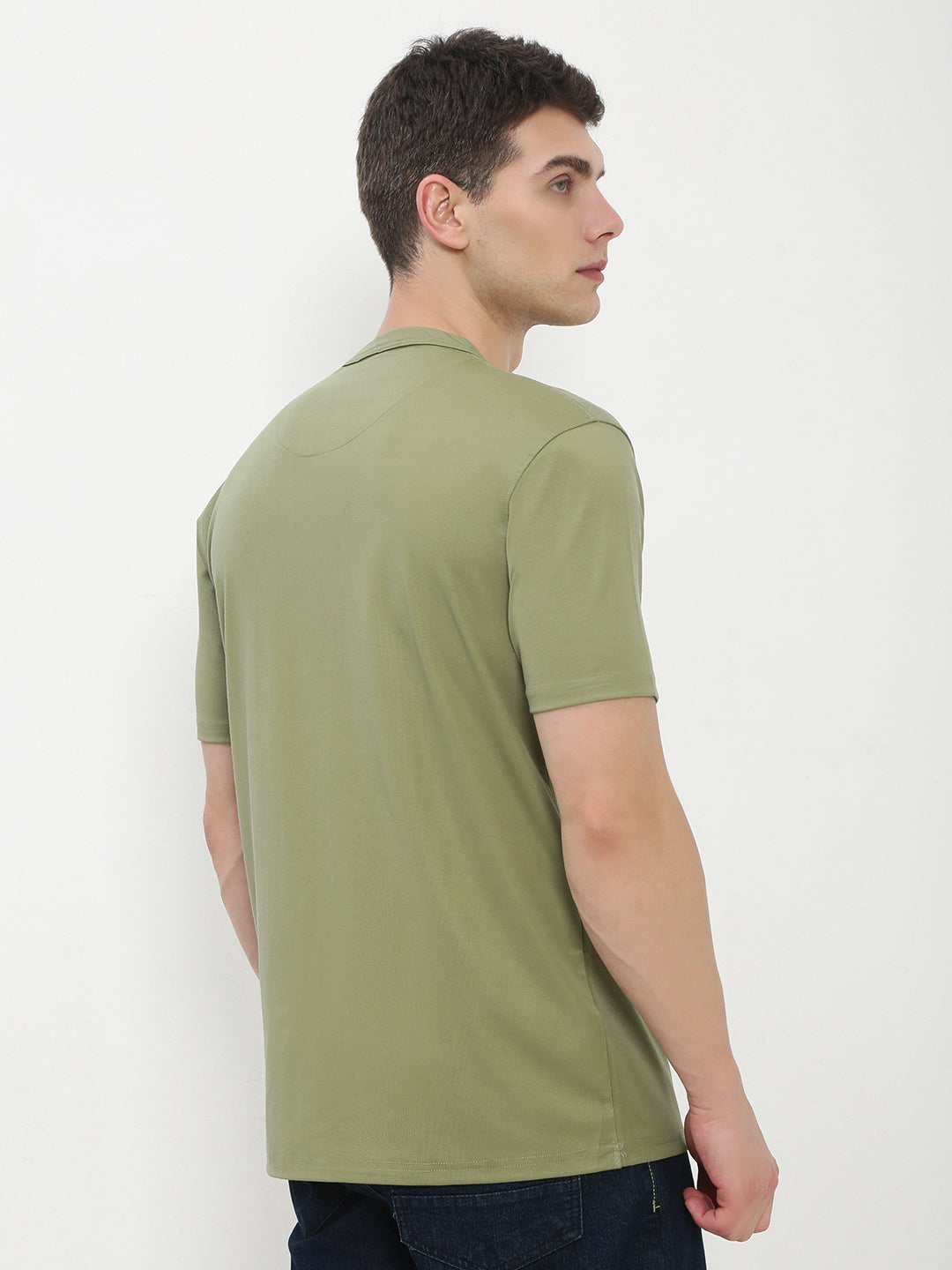 Men's Green Solid Henley Collar T-Shirt