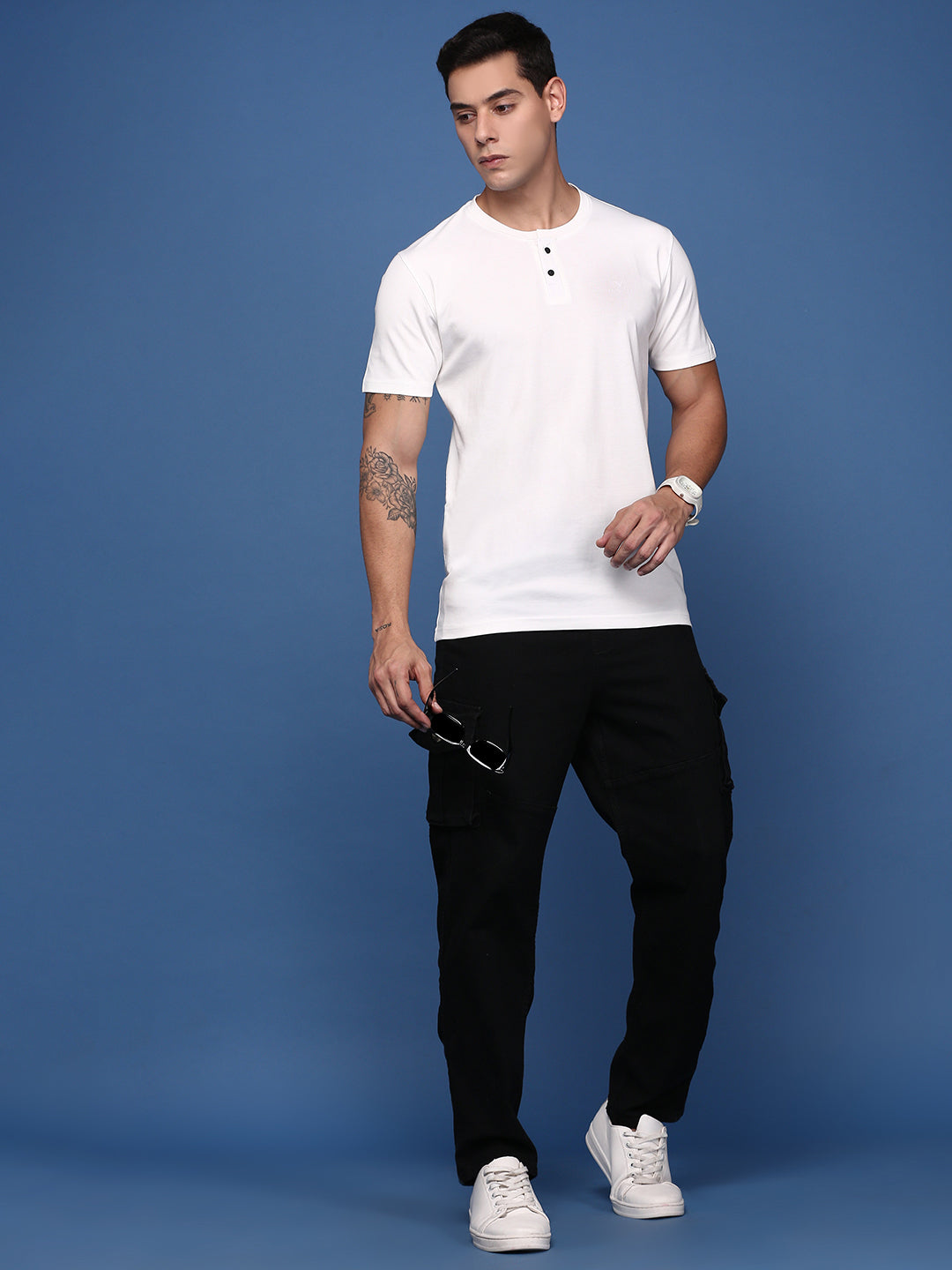 Men Solid White Slim Fit T-Shirt