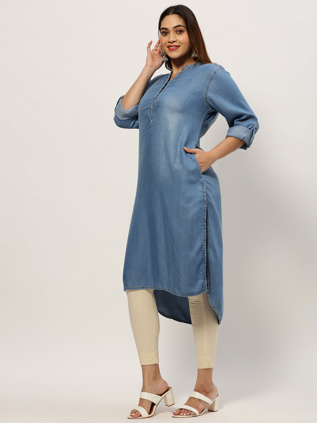 Women Knee Length Straight Blue Solid Kurta