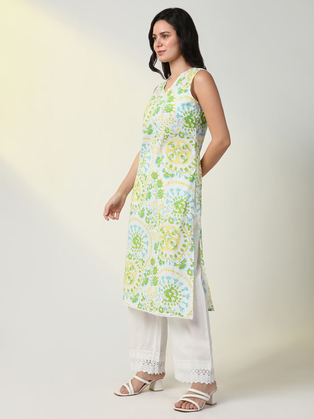 Women Green Floral Straight Kurta Set