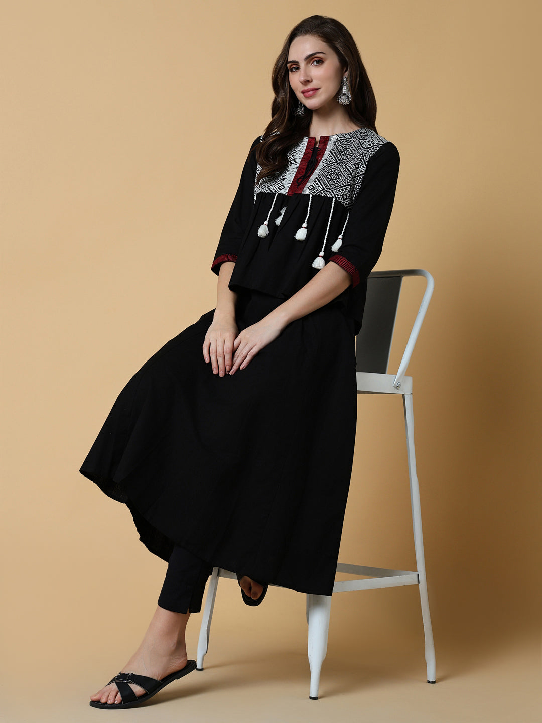 Women Black Graphic A-Line Kurta with Shrug